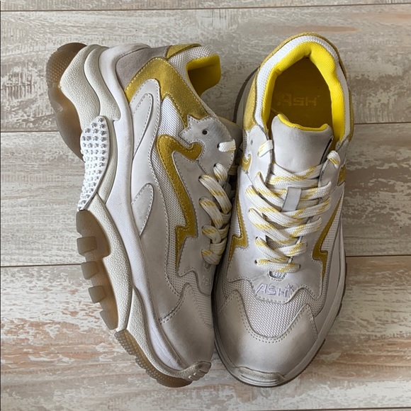 NWT Ash Addict Perforated Star-Patch Leather Shoes - Picture 11 of 13